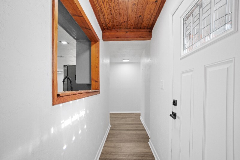 Building Photo - 513 Manor Dr