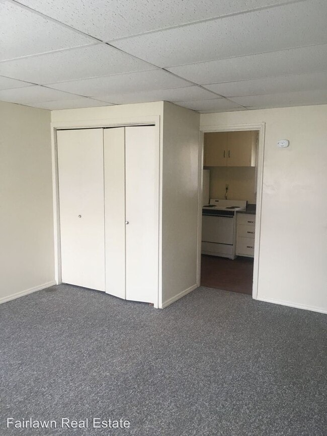 Building Photo - Studio, 1 bath Apartment - 1512 W. Healey St.