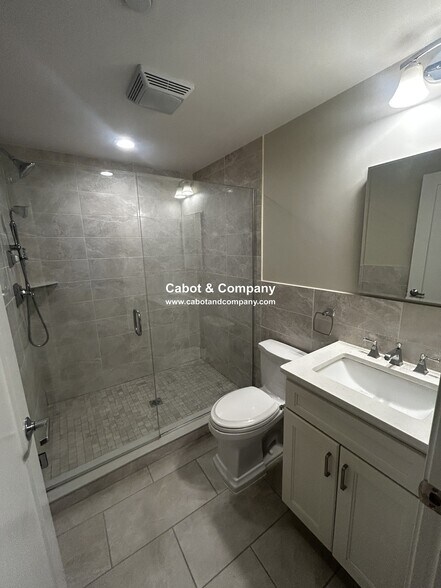 Building Photo - 725 Boylston St