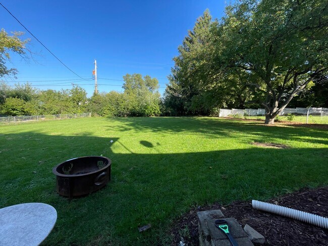 Building Photo - 2746-2748 Lyman Lane