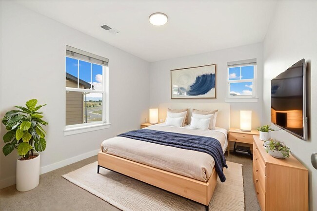 Building Photo - Outstanding Townhome W/ Large 3 Bed- 2.5 Bath and 2-Car Garage!