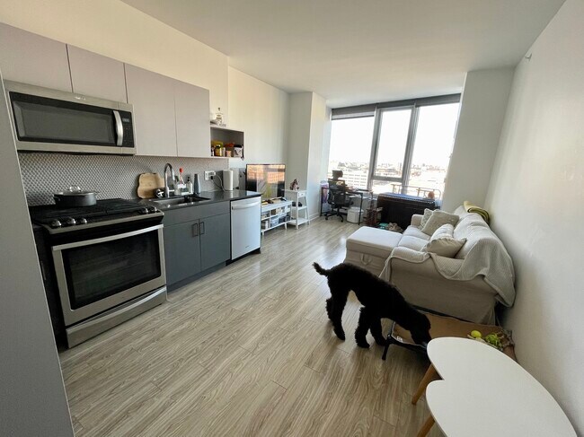 Building Photo - 725 S Wells St