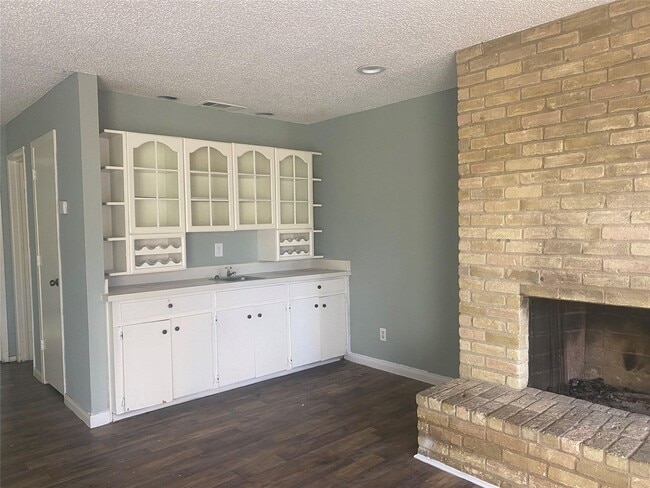 Building Photo - Townhome in Richardson ISD!!