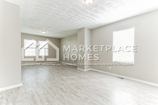Building Photo - 781 C Ave