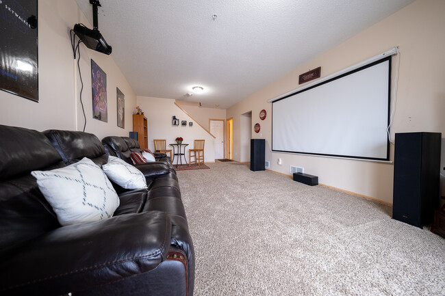 Building Photo - 5157 Yuma Ln N