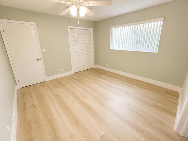Building Photo - 1232 Cabana Rd