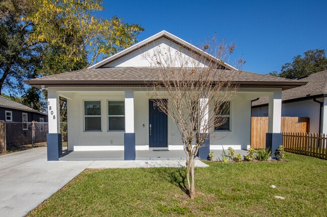 Building Photo - 1808 E Comanche Ave