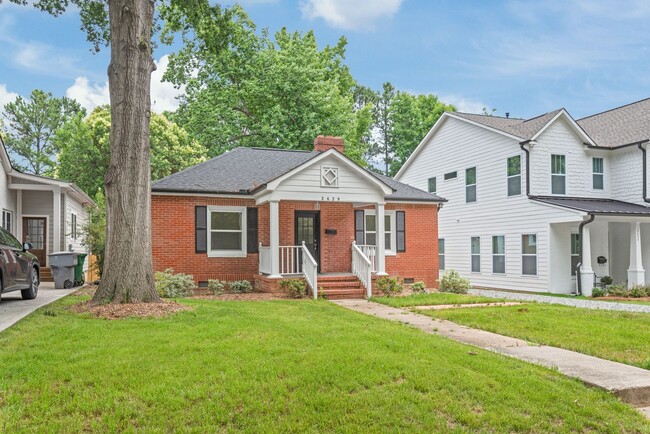 Building Photo - Charming Home in Elizabeth