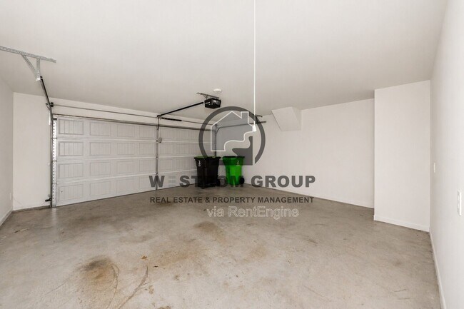 Building Photo - 104 Bovine Dr