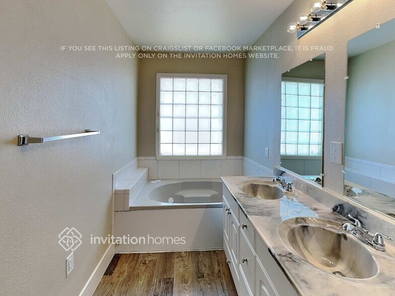 Building Photo - 7720 Musical