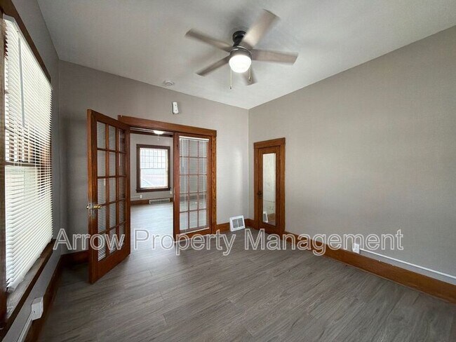 Building Photo - 2049 Worthington Ave
