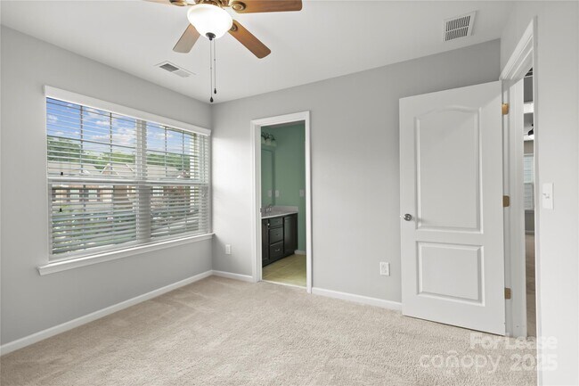 Building Photo - 131 Cherry Bark Dr