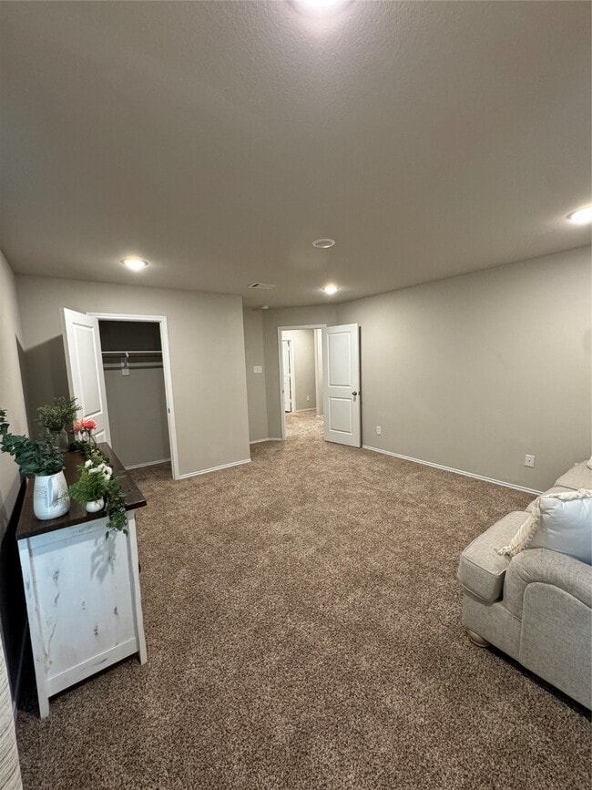 Building Photo - 710 Crystal River