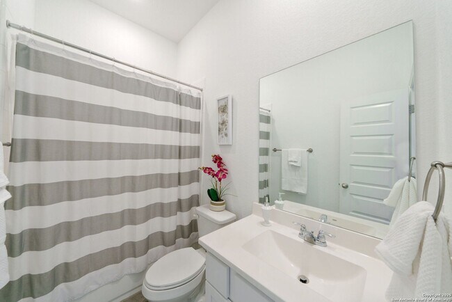 Building Photo - 4 Bedroom/3 Bath Ventana Subdivision