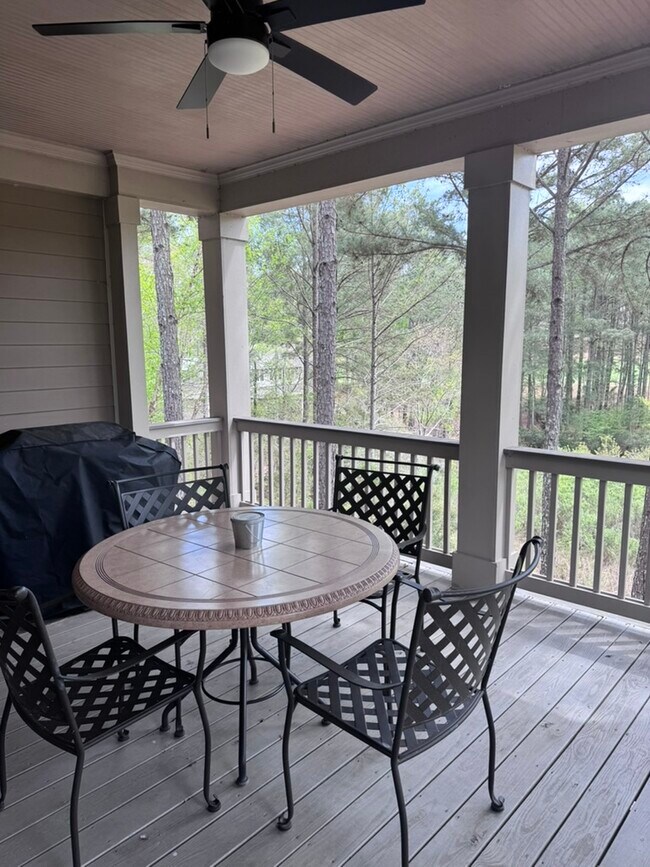 Building Photo - 1021 Porch View