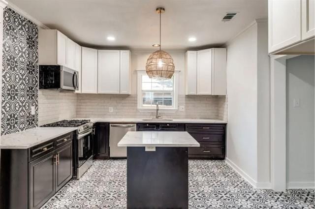 Building Photo - 620 S Winnetka Ave