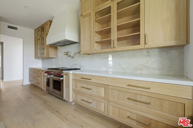 Building Photo - 16802 Cll De Sarah