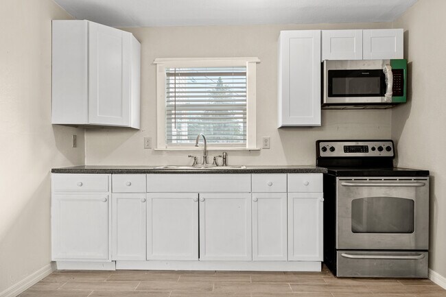 Building Photo - 402 S Franklin St