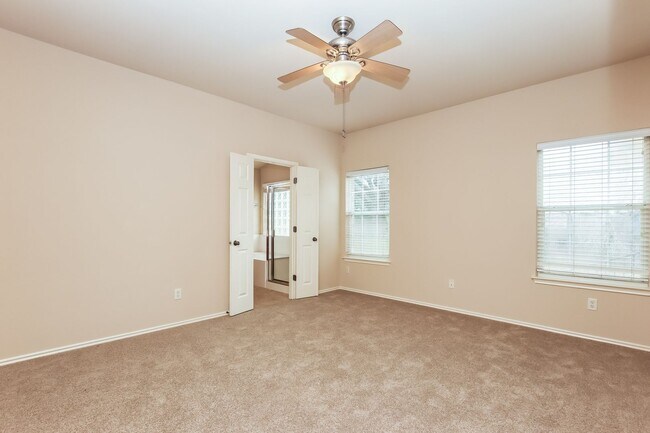 Building Photo - Beautiful one story home