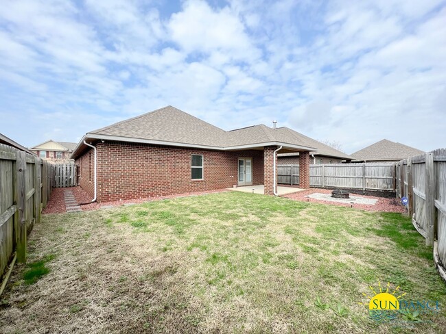 Building Photo - Stunning Gulf Breeze home in Waterford Sound!