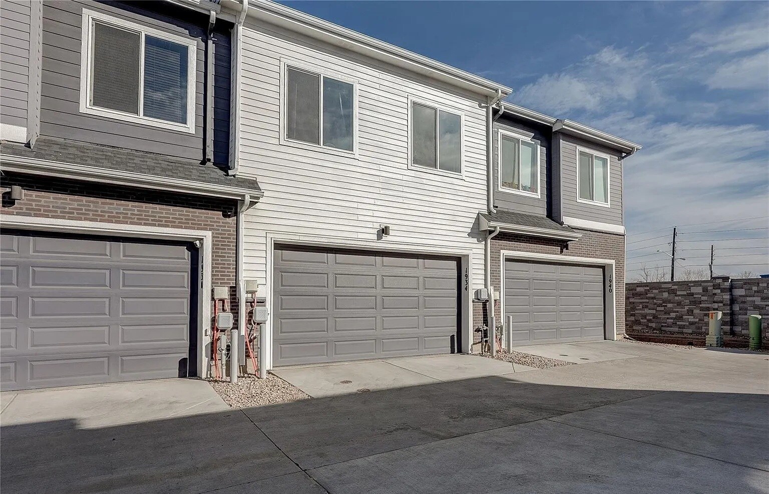 Building Photo - 1934 S Poplar Ct