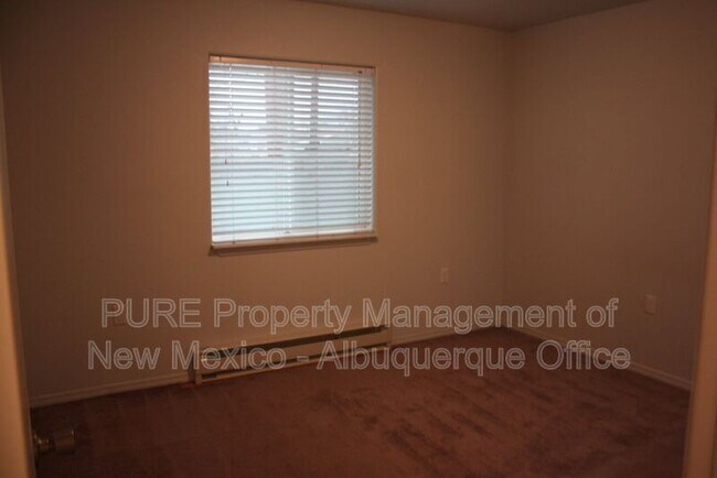 Building Photo - 408 E Comanche St