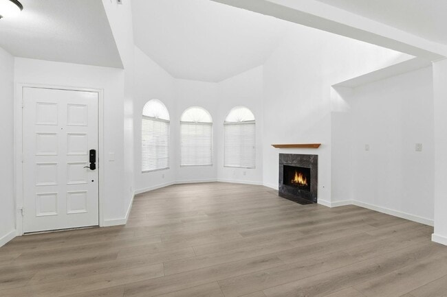 Building Photo - 29016 Lillyglen Dr