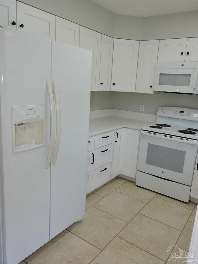 Building Photo - 3890 Sail Wind Dr