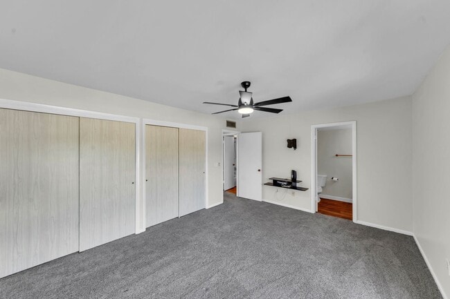 Building Photo - 4114 Pinelake Ln