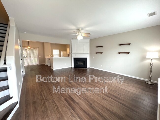 Building Photo - 3279 Mannington Dr