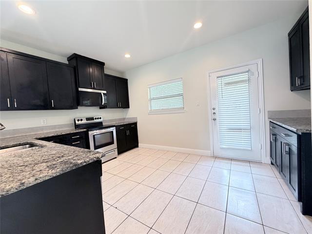 Building Photo - 4901 Rimwood Dr