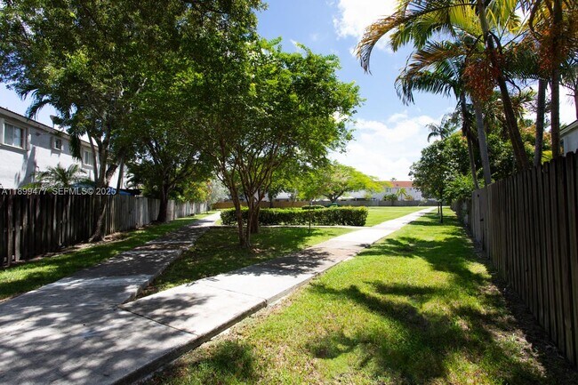 Building Photo - 14219 SW 126th Pl