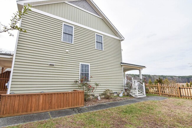 Building Photo - 25221 Savageville Rd
