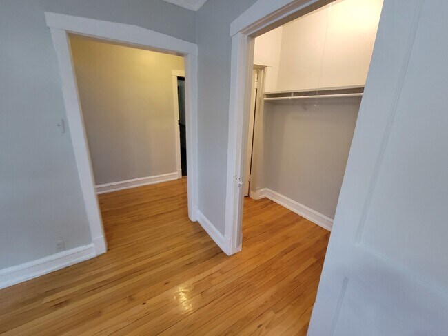 Building Photo - 4824 N Avers Ave