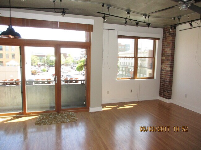 Building Photo - 411 NW Flanders St