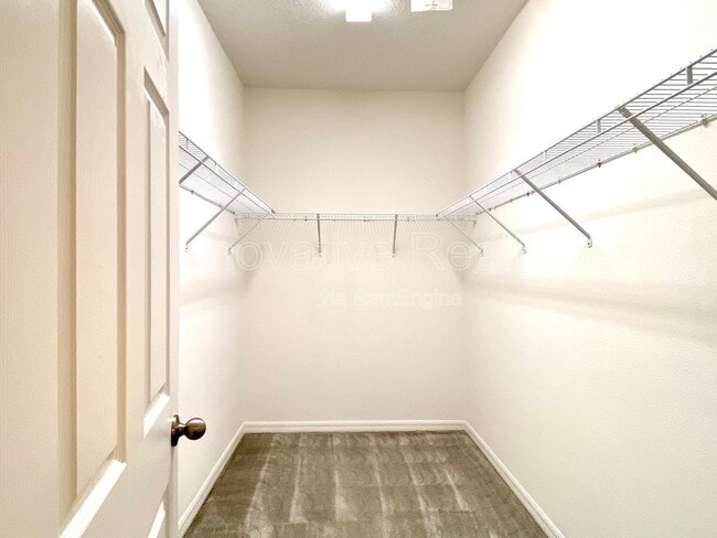 Building Photo - 6898 Tussilago Way