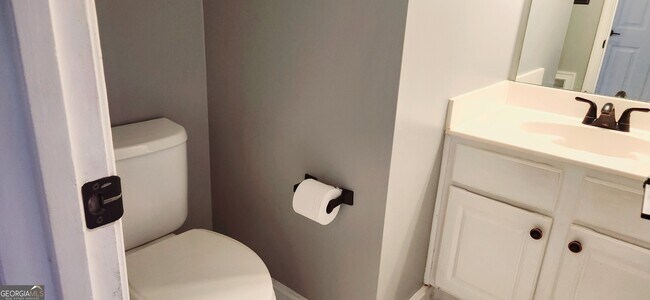 Building Photo - 201 Reeves Creek Way