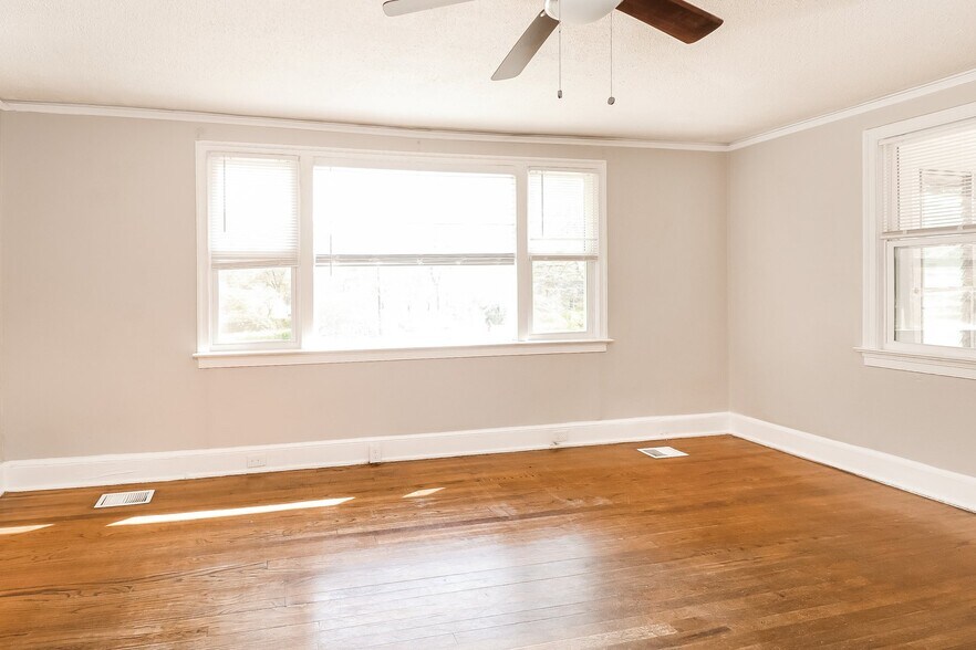 Building Photo - 1490 Cameron St