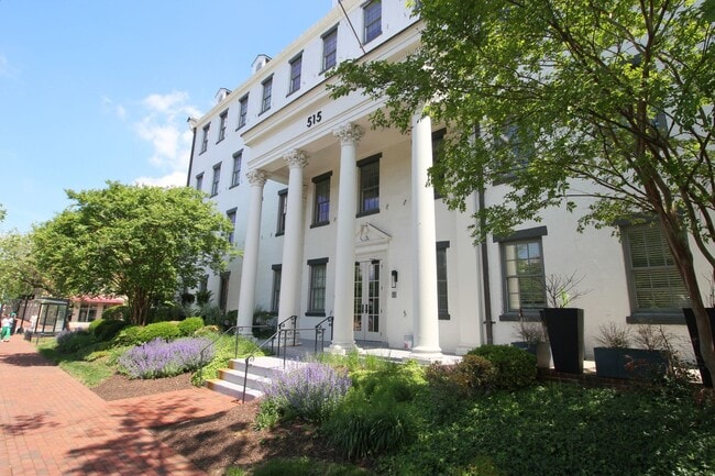 Building Photo - Luxury Loft in historic setting