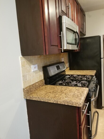 Building Photo - 872 Winesap Ct