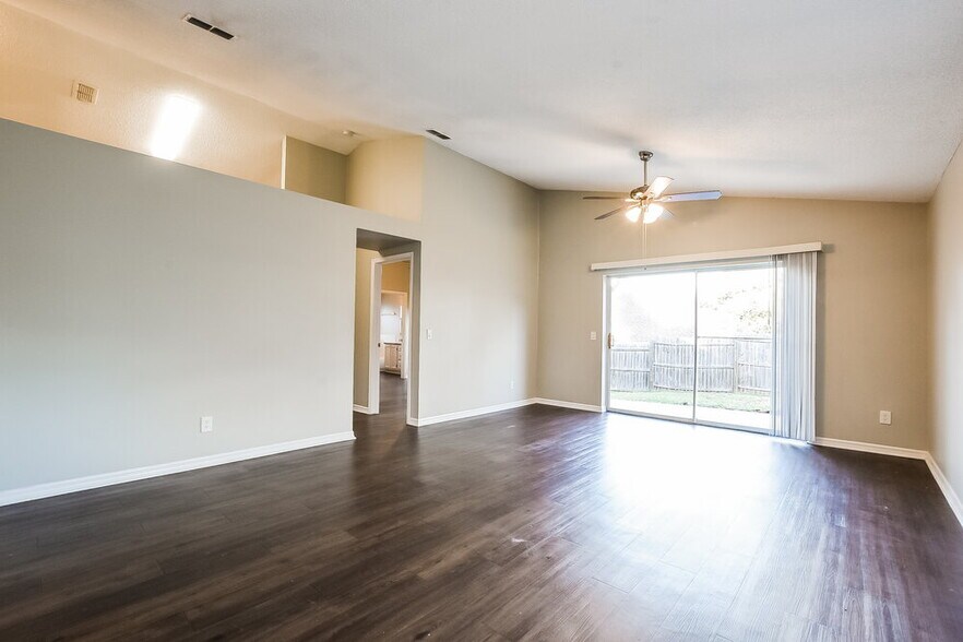 Building Photo - 15 S Cervidae Dr