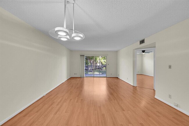 Building Photo - 1802 Eleuthera Point