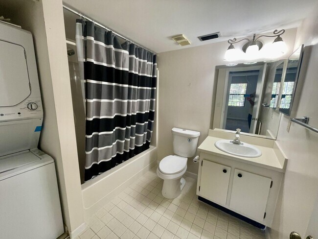 Building Photo - 7070 Golf Colony Ct