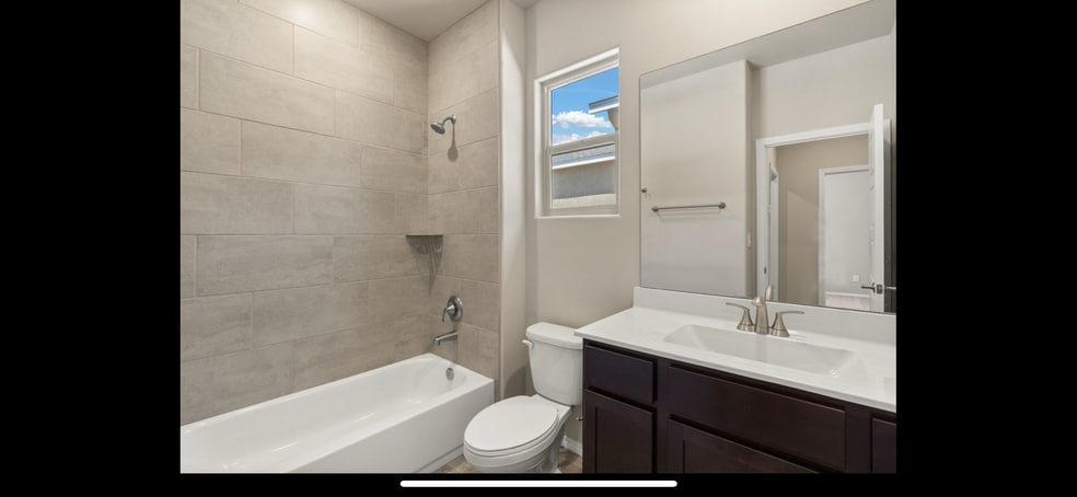 Model pic - 2818 Cambridge Ave NE
