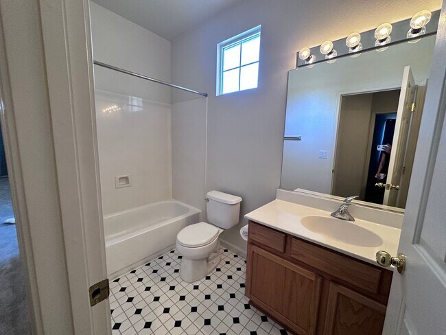 Building Photo - 10427 Chadwell Dr