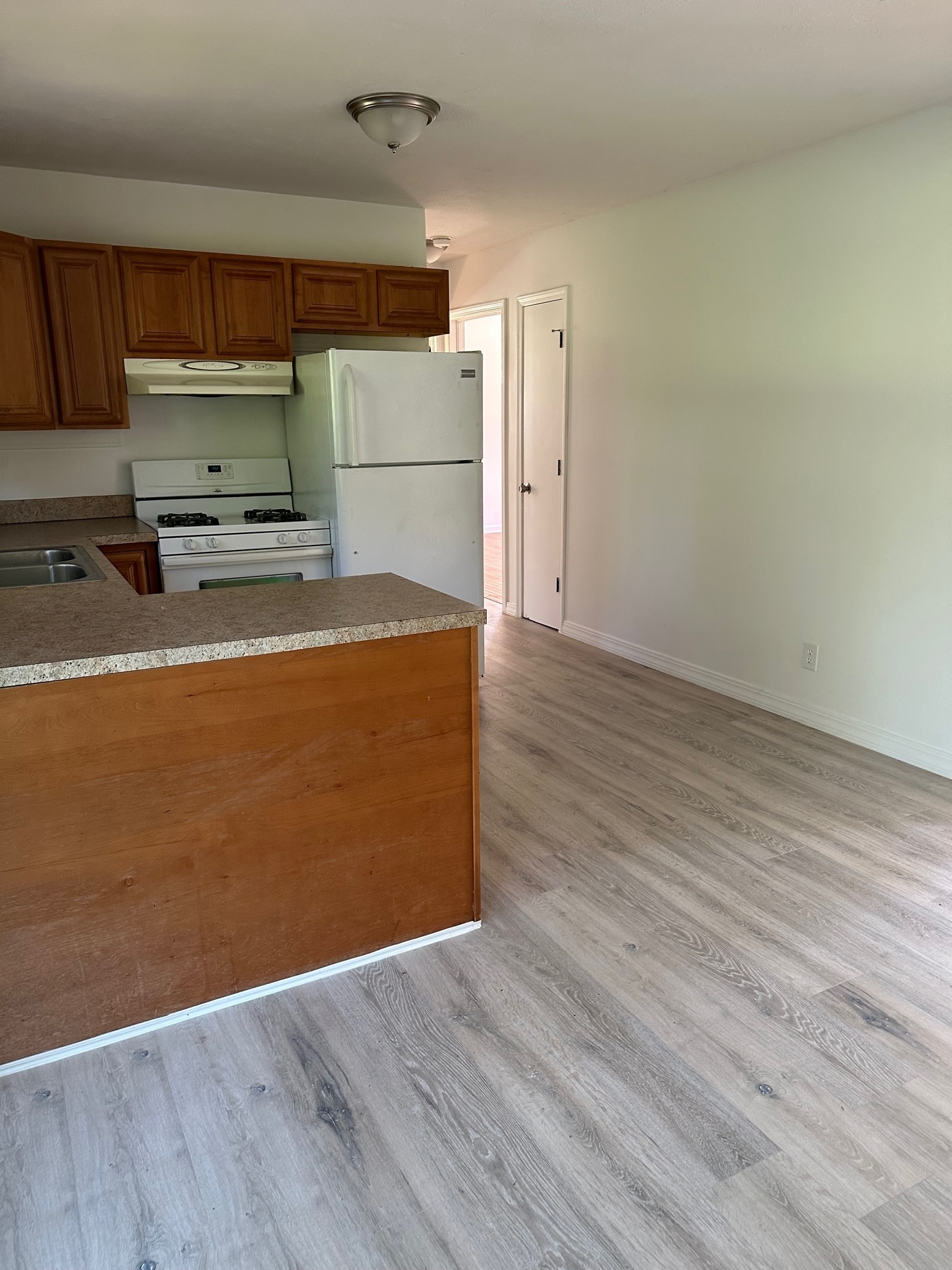 kitchen - 4095 Karry Dr