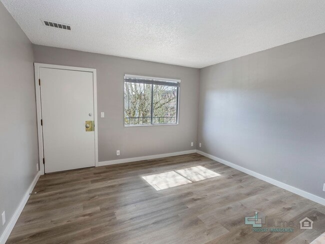 Building Photo - VALENTINE'S SPECIAL, 1-MONTH FREE RENT!