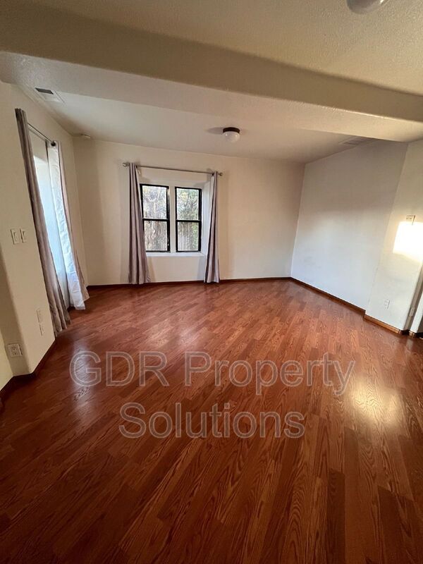 Building Photo - 305 Wilshire Dr SW