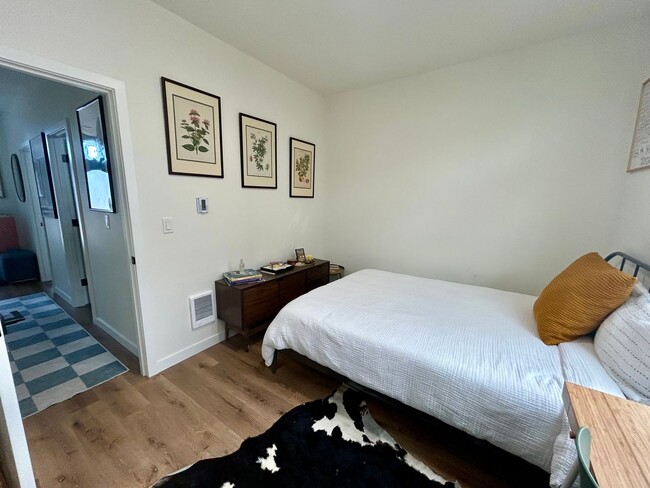 Building Photo - Pinehurst Townhome