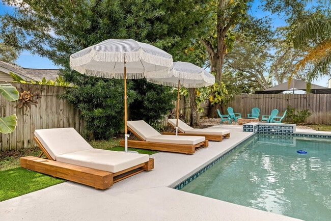 Building Photo - 1518 Wexford Dr E